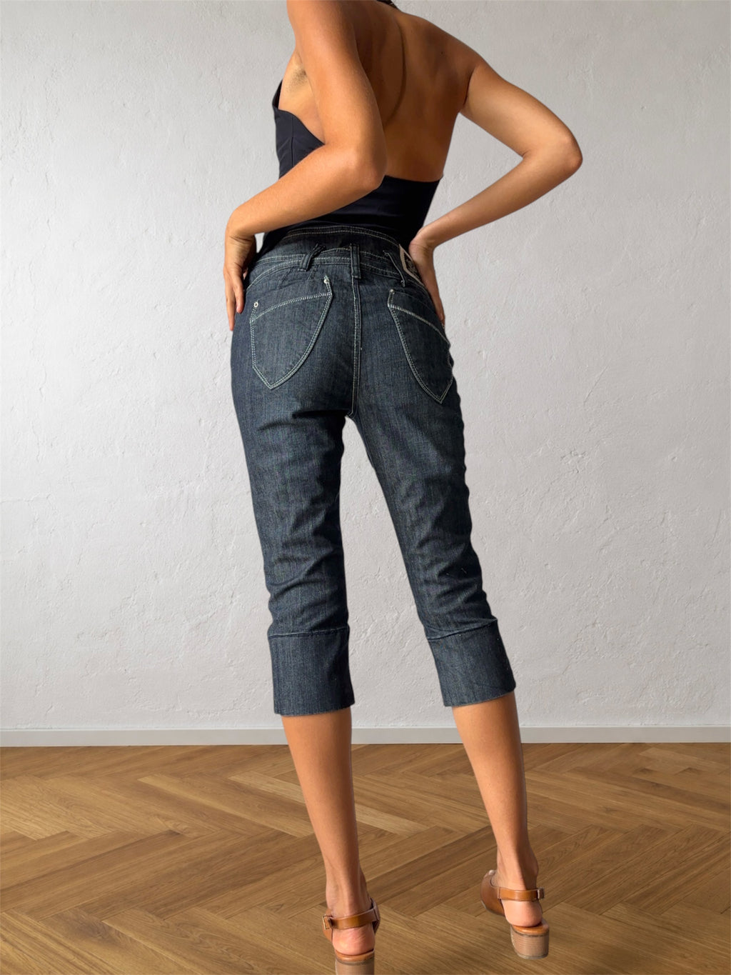Jeans Capri scuri affusolati chic anni 90