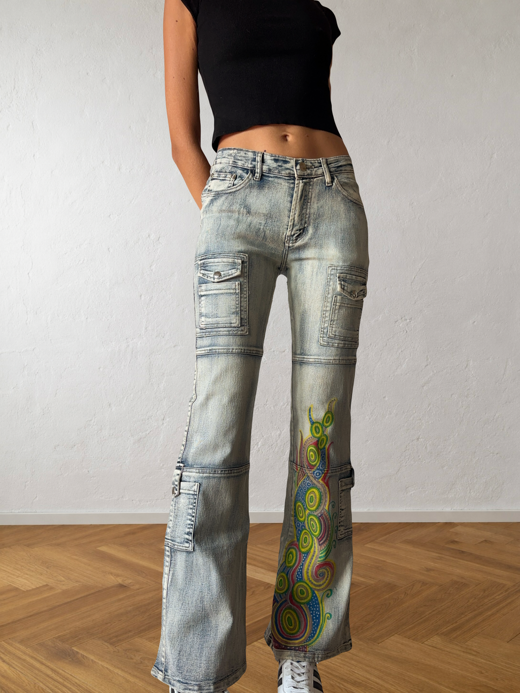 Jeans cargo svasati con disegni fatti a mano anni 2000
