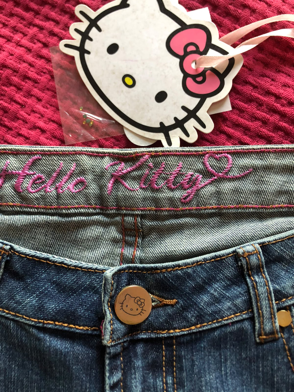 Jean Hello Kitty taille basse années 2000