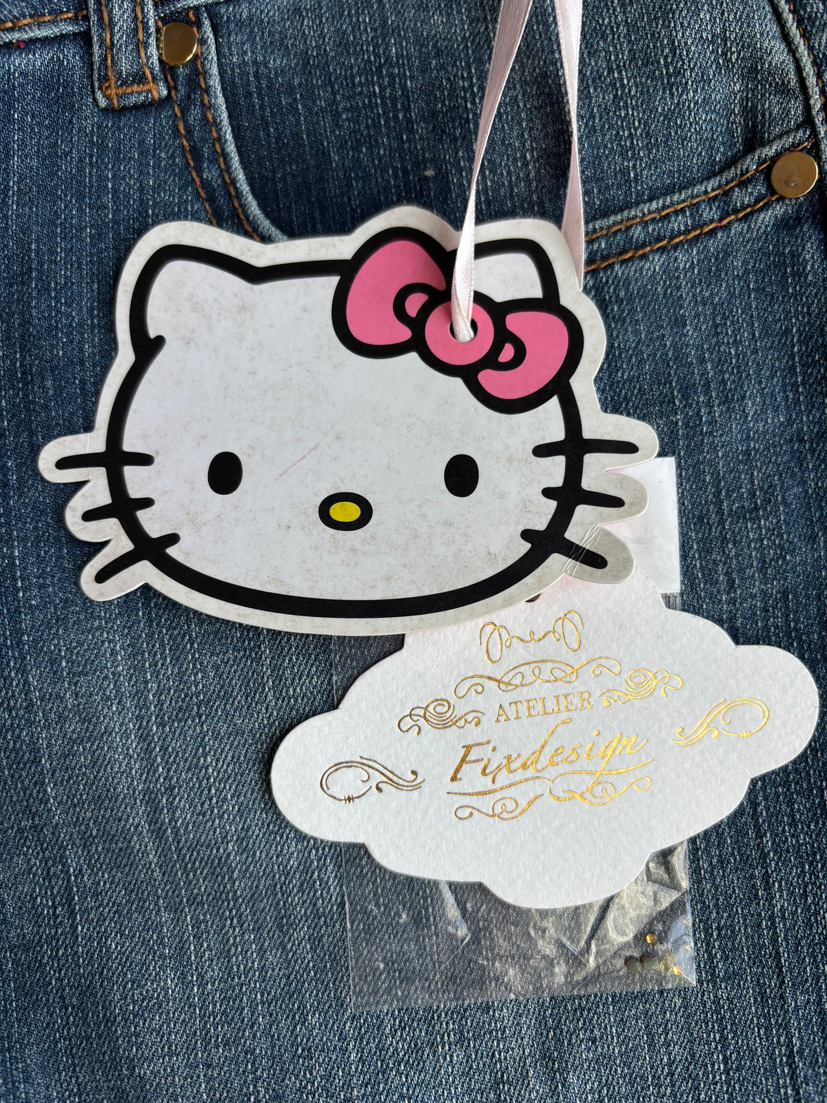 Jean Hello Kitty taille basse années 2000