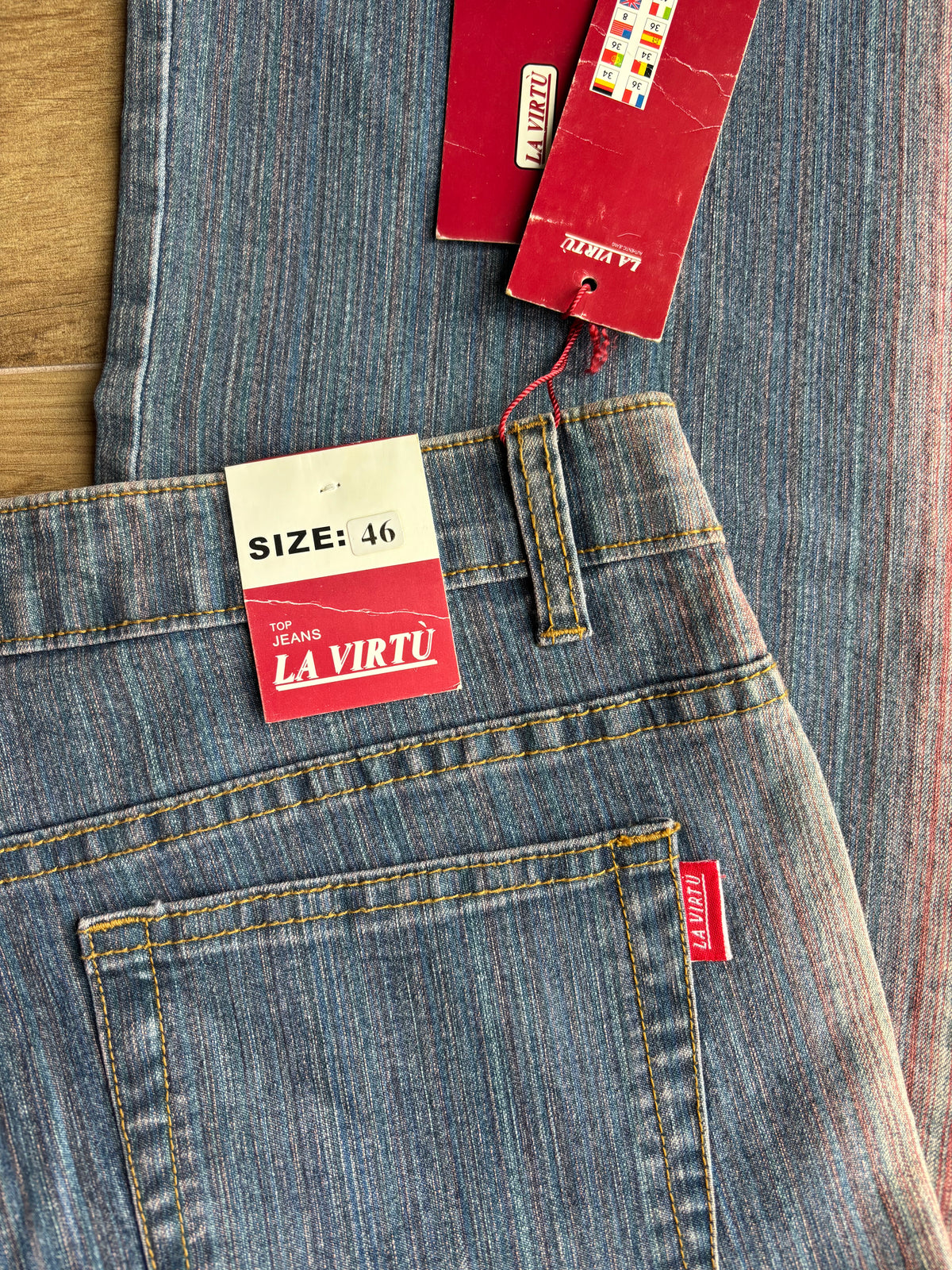 Jeans svasato disegni fatti a mano anni 2000