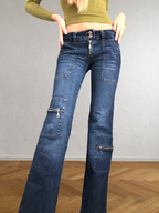 Low-rise cargo jeans with zip
