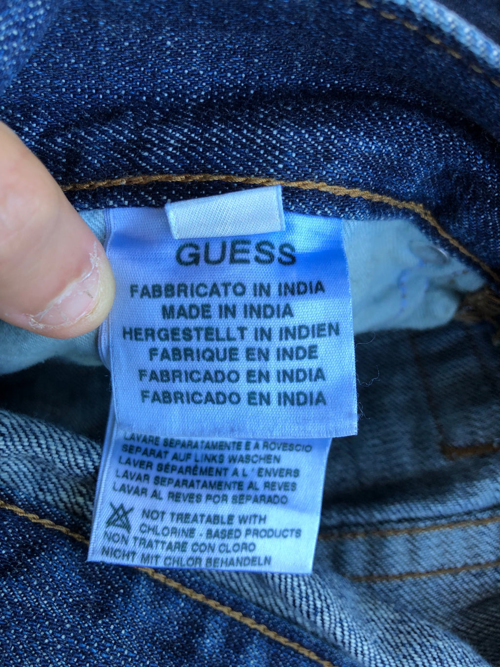 Shorts GUESS in denim anni 90