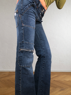 Low-rise cargo jeans with zip