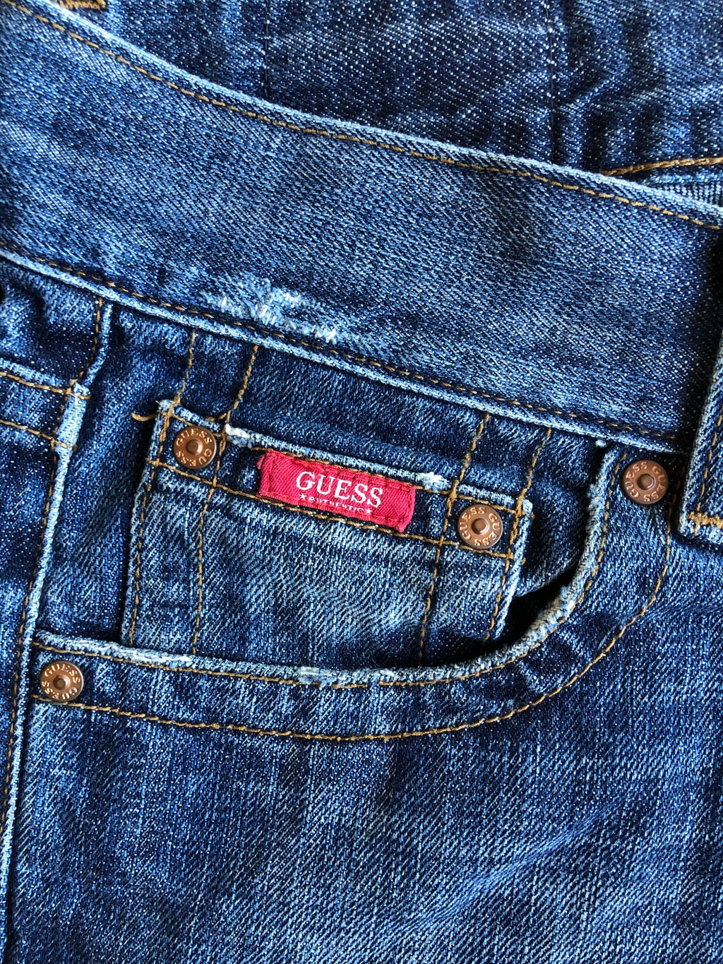Shorts GUESS in denim anni 90