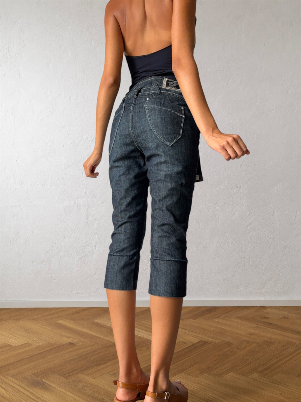 Jeans Capri scuri affusolati chic anni 90