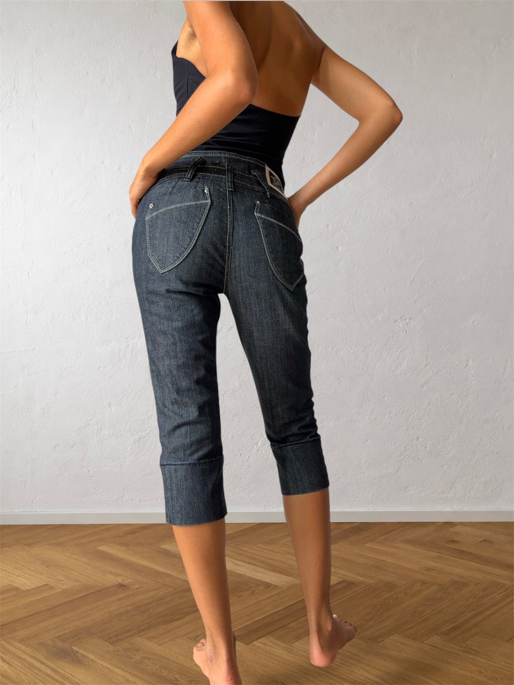 Jeans Capri scuri affusolati chic anni 90
