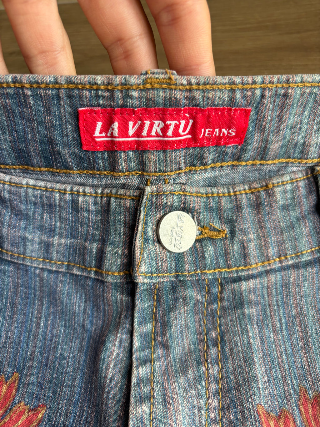 Jeans svasato disegni fatti a mano anni 2000
