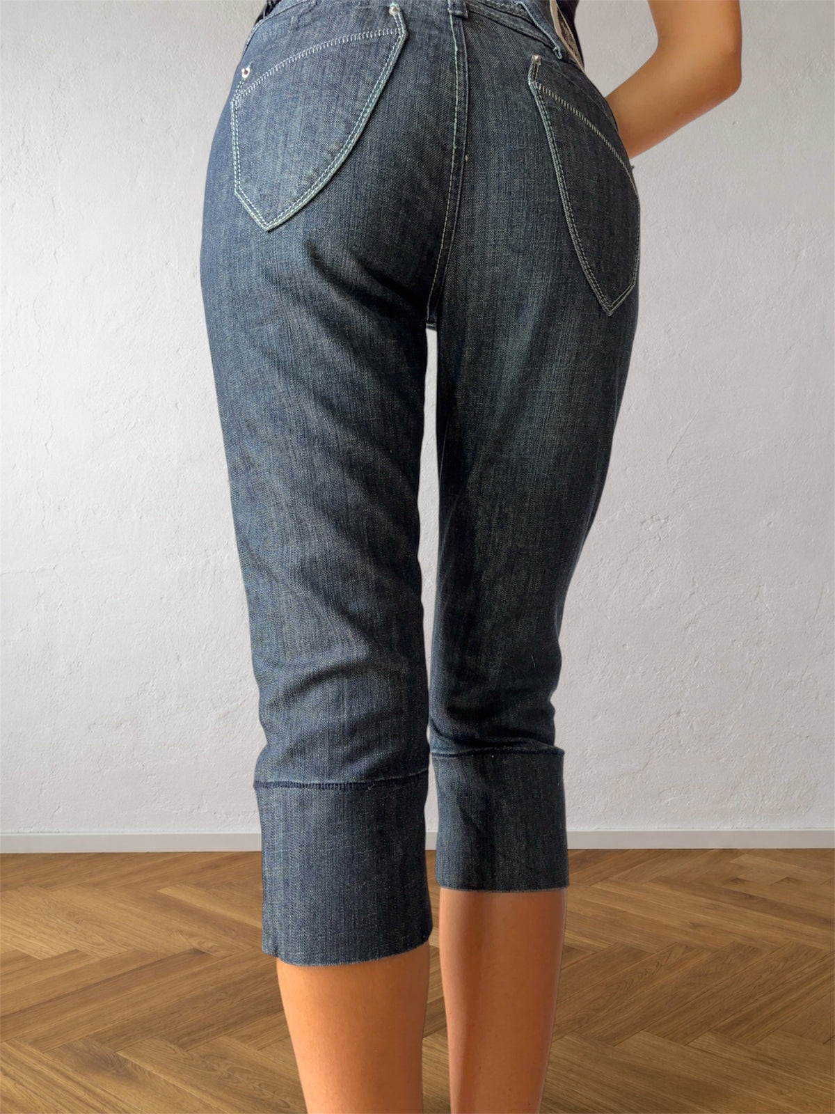 Jeans Capri scuri affusolati chic anni 90