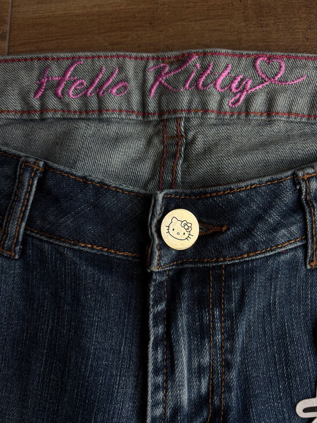 Jean Hello Kitty taille basse années 2000