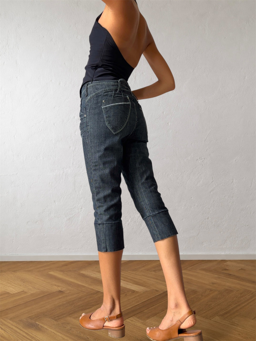 Jeans Capri scuri affusolati chic anni 90