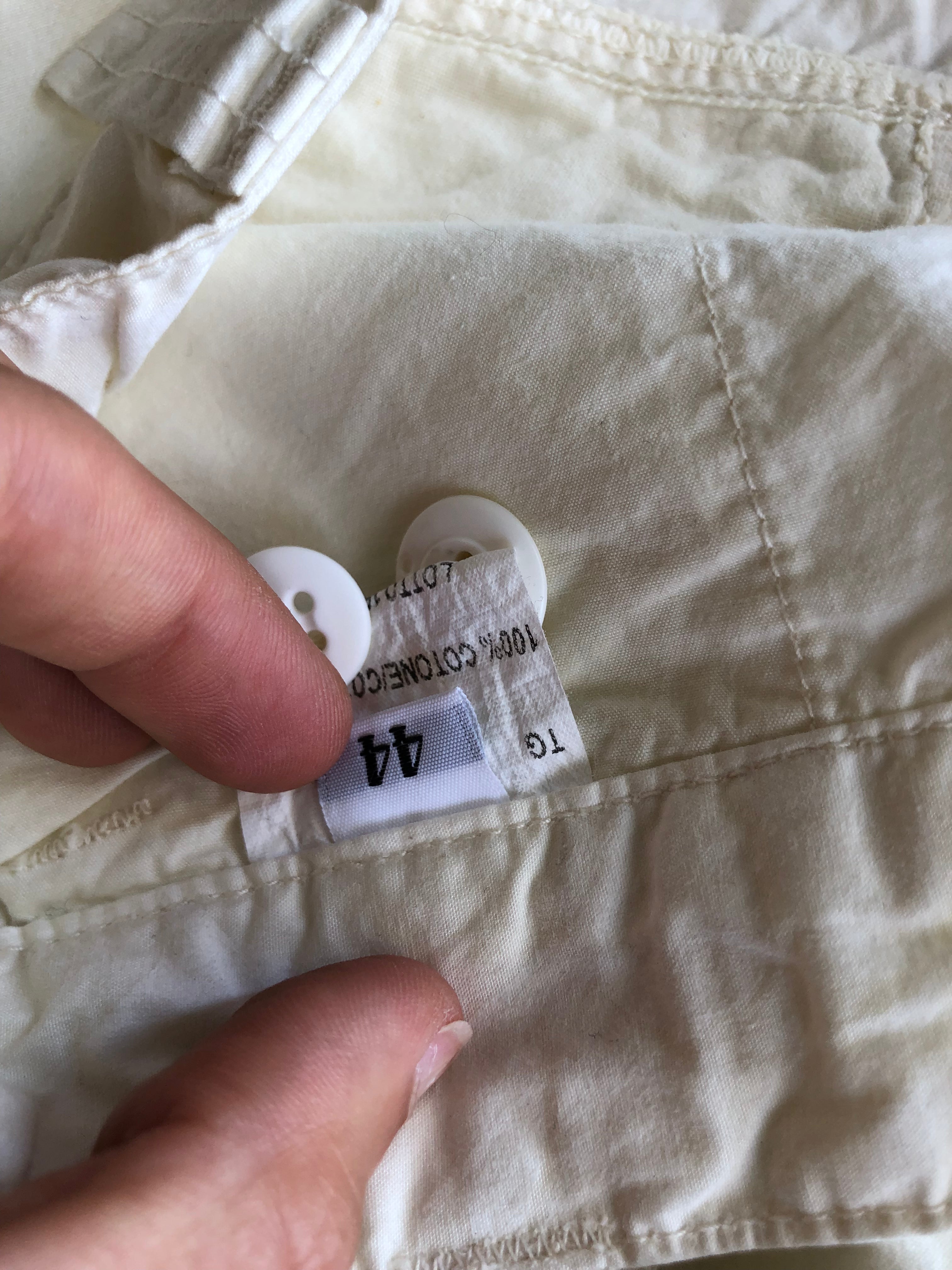 Weiße knielange Shorts im Stil der 90er
