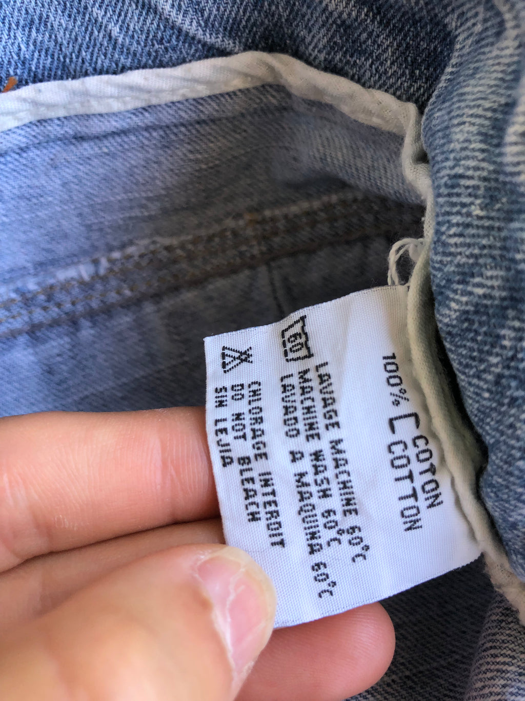 Weite Capri-Jeans mit Schnallen und niedriger Taille im 2000er-Jahre-Stil