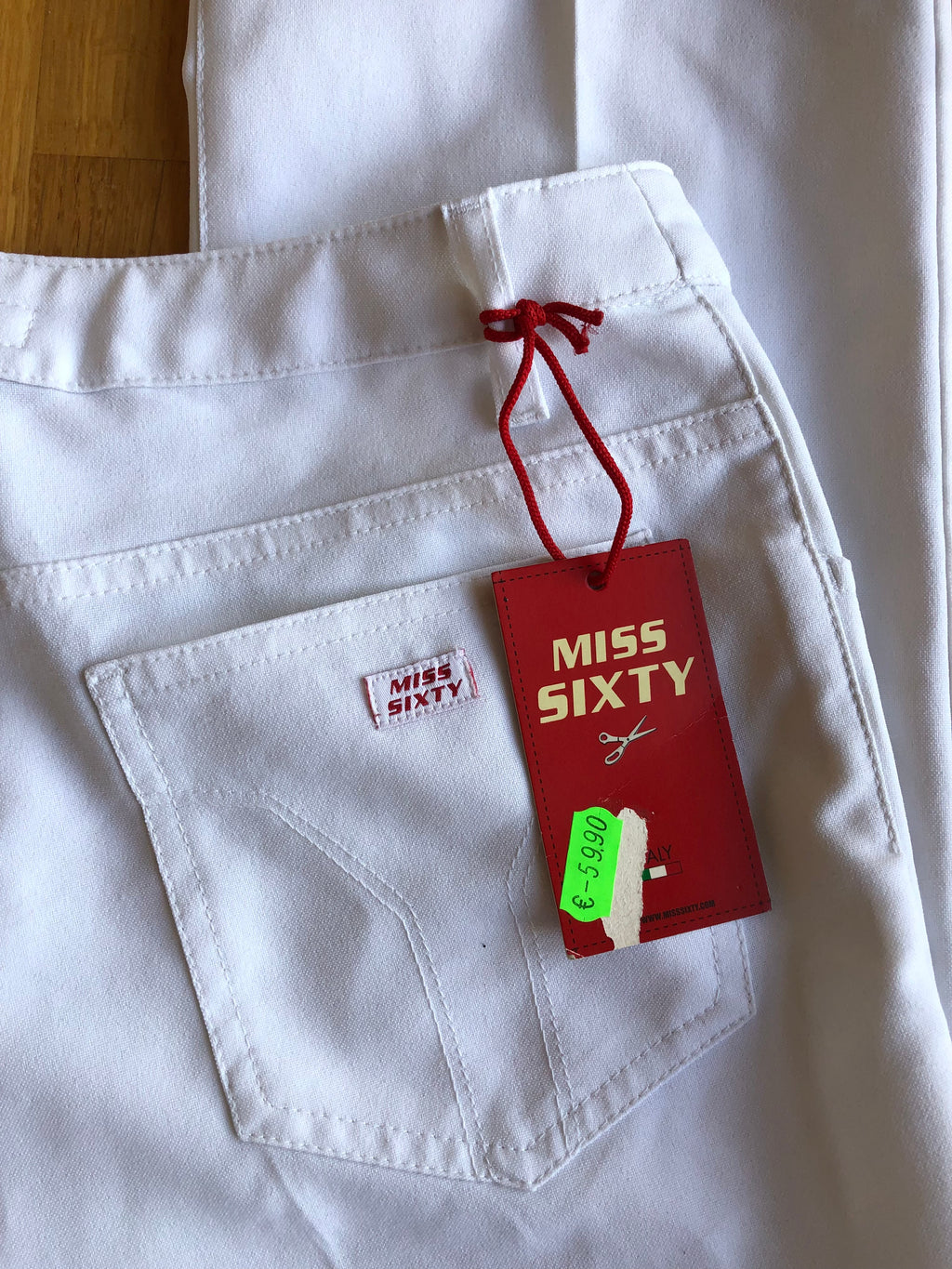 Pantalon Miss Sixty blanc évasé à pli permanent années 2000