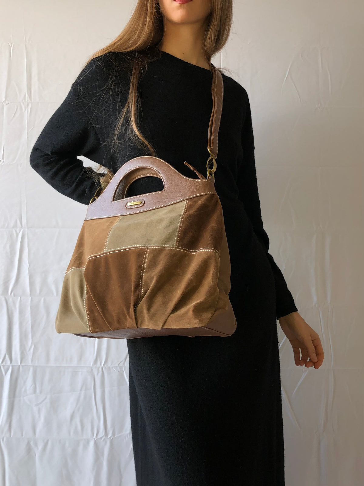 Wildledertasche von Carpisa im Stil der 2000er mit Karree-Muster