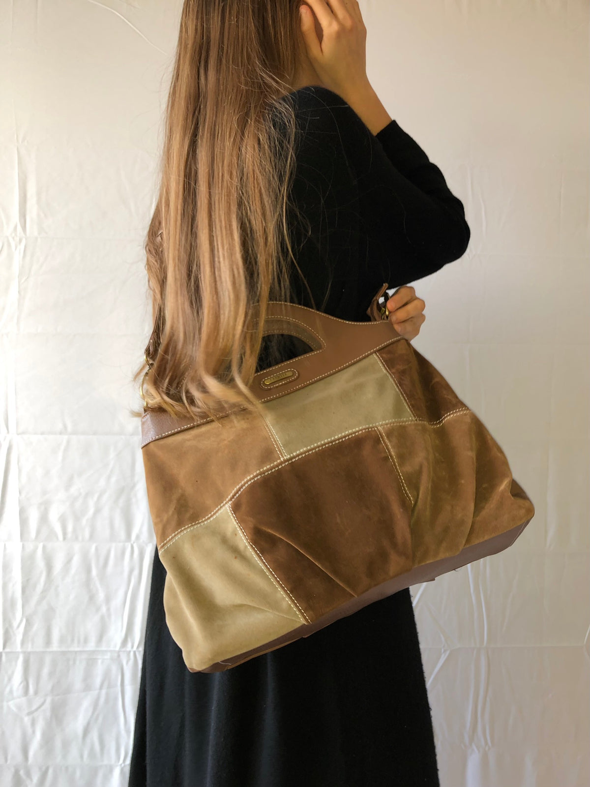 Wildledertasche von Carpisa im Stil der 2000er mit Karree-Muster