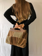 Wildledertasche von Carpisa im Stil der 2000er mit Karree-Muster