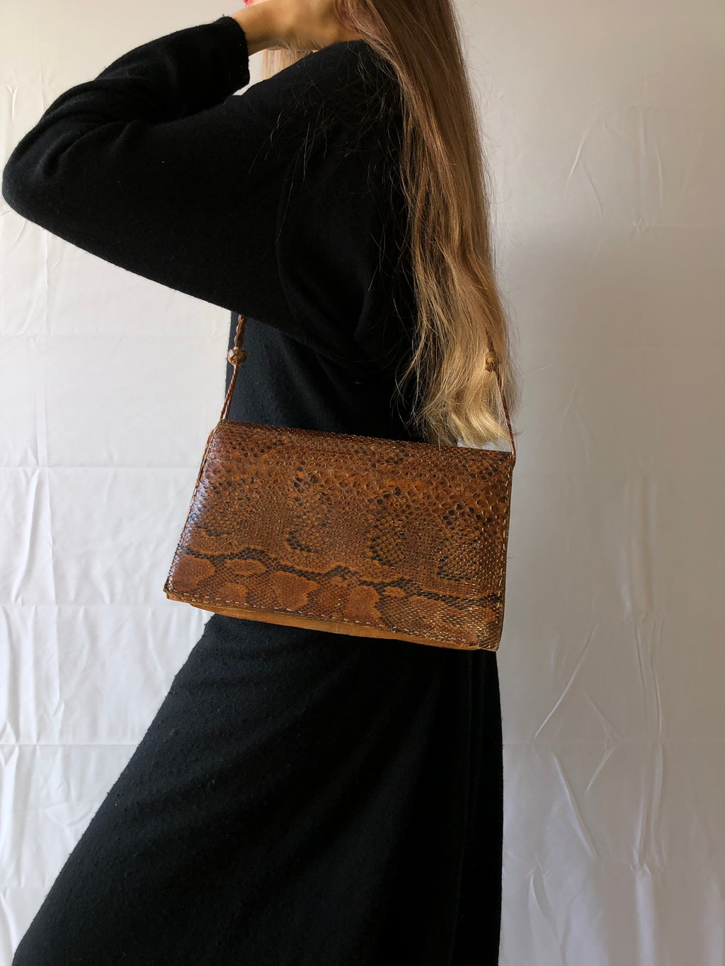 Schultertasche aus Pythonleder und Leder im Stil der 90er