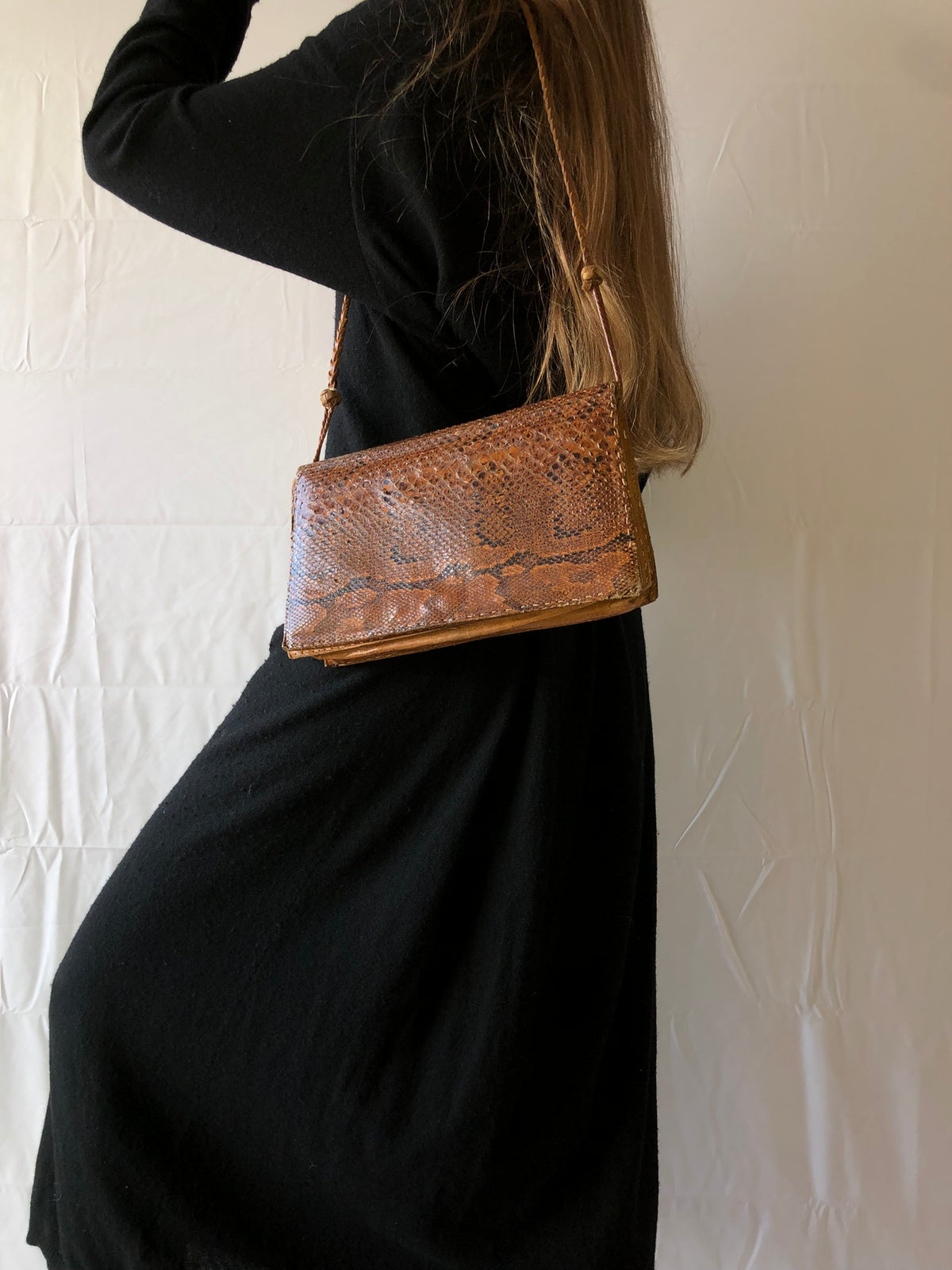 Schultertasche aus Pythonleder und Leder im Stil der 90er