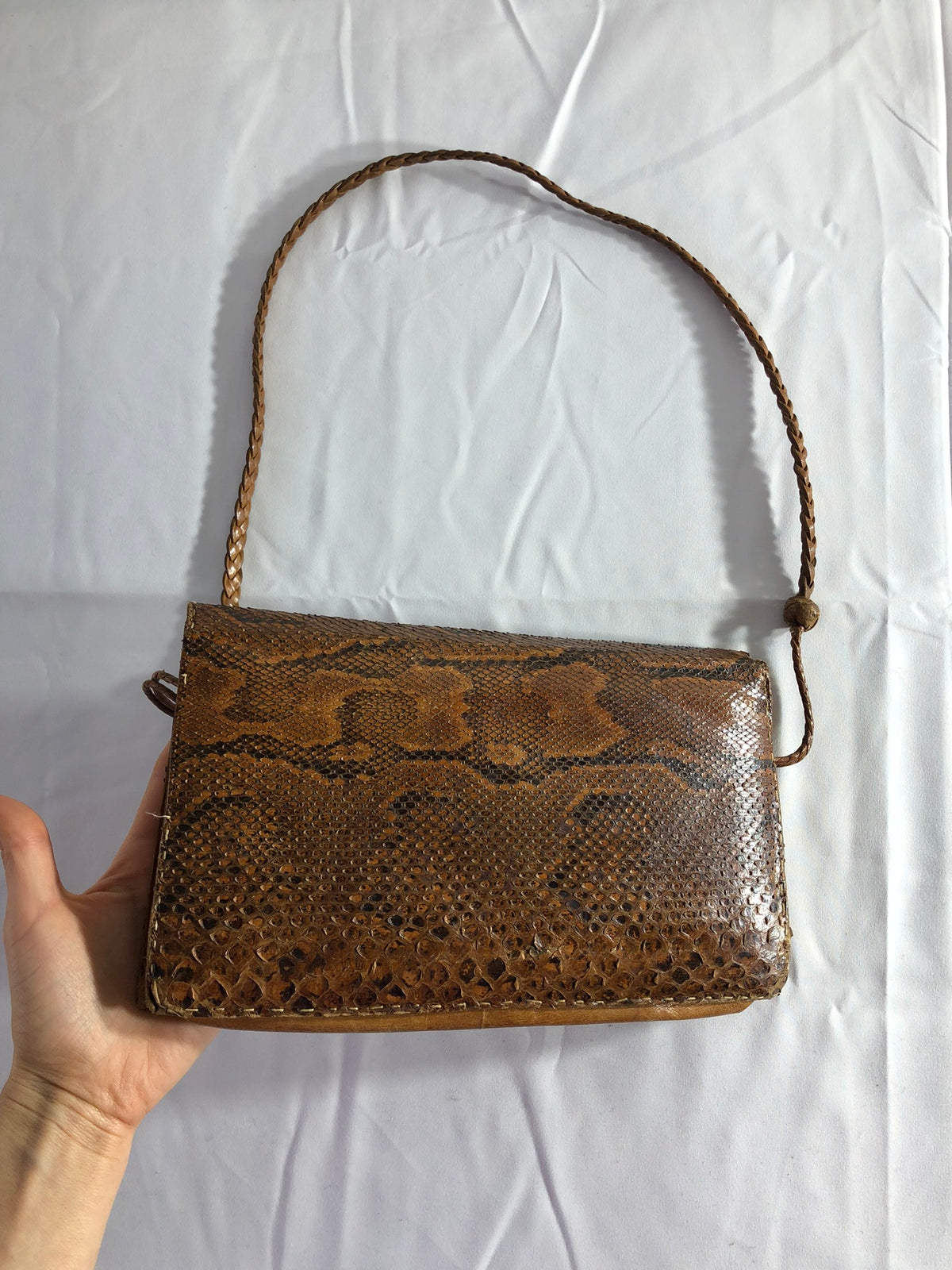 Schultertasche aus Pythonleder und Leder im Stil der 90er