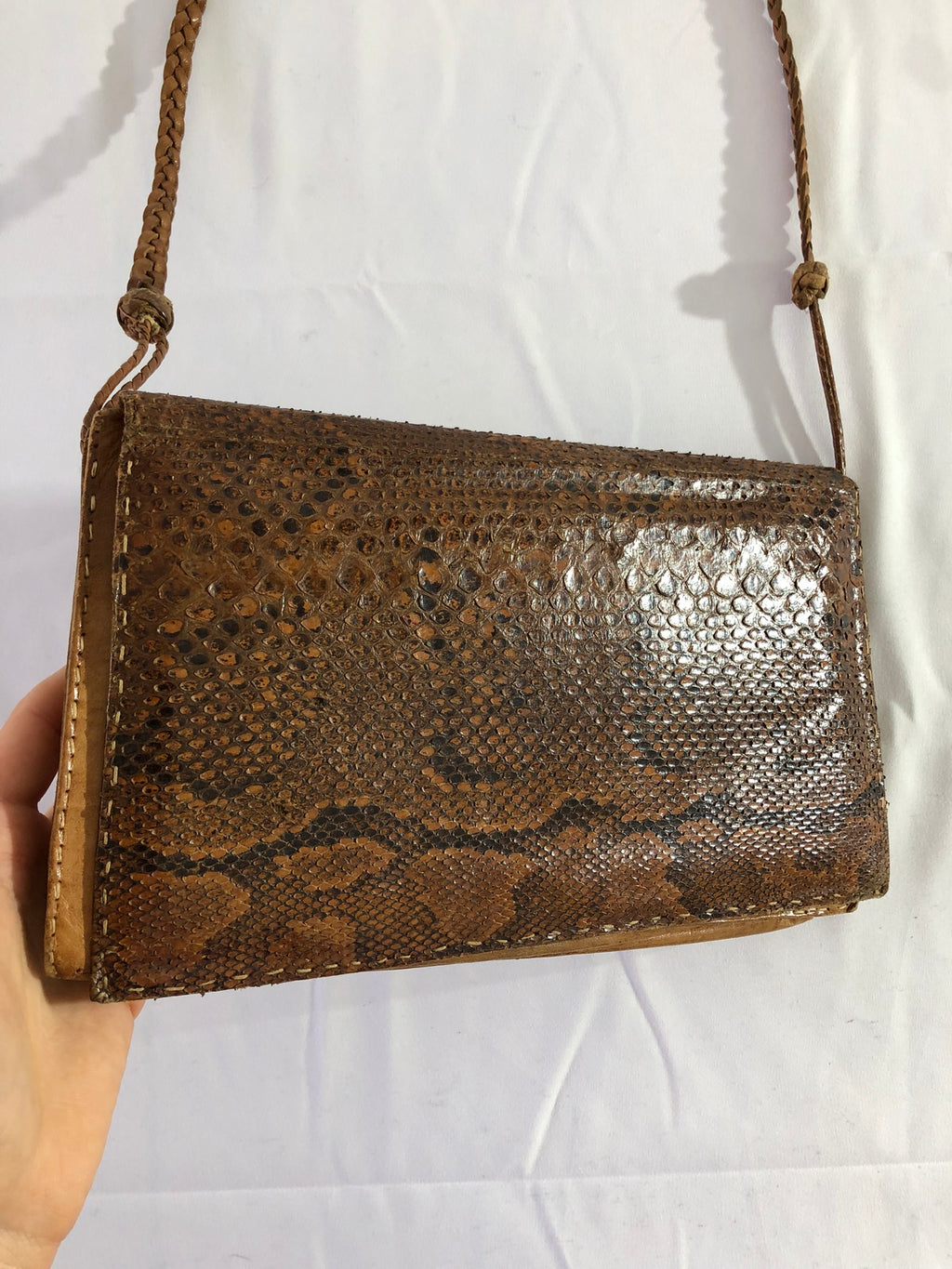 Schultertasche aus Pythonleder und Leder im Stil der 90er