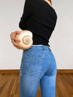 Jeans Capri con strass a forma di Scorpione