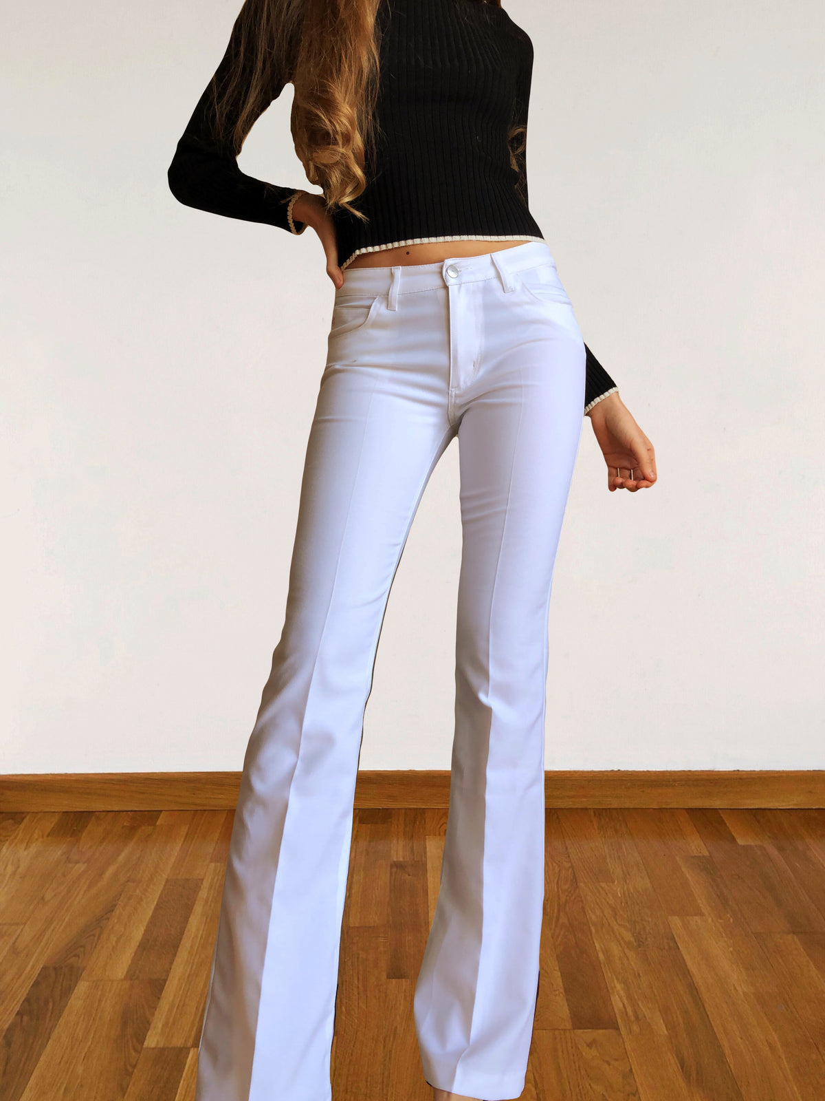 Pantalon Miss Sixty blanc évasé à pli permanent années 2000