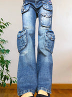 Jeans vintage anni 90 svasati. Molteplici tasche tonde