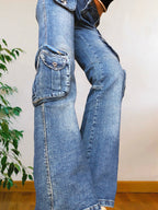 Jeans vintage anni 90 svasati. Molteplici tasche tonde