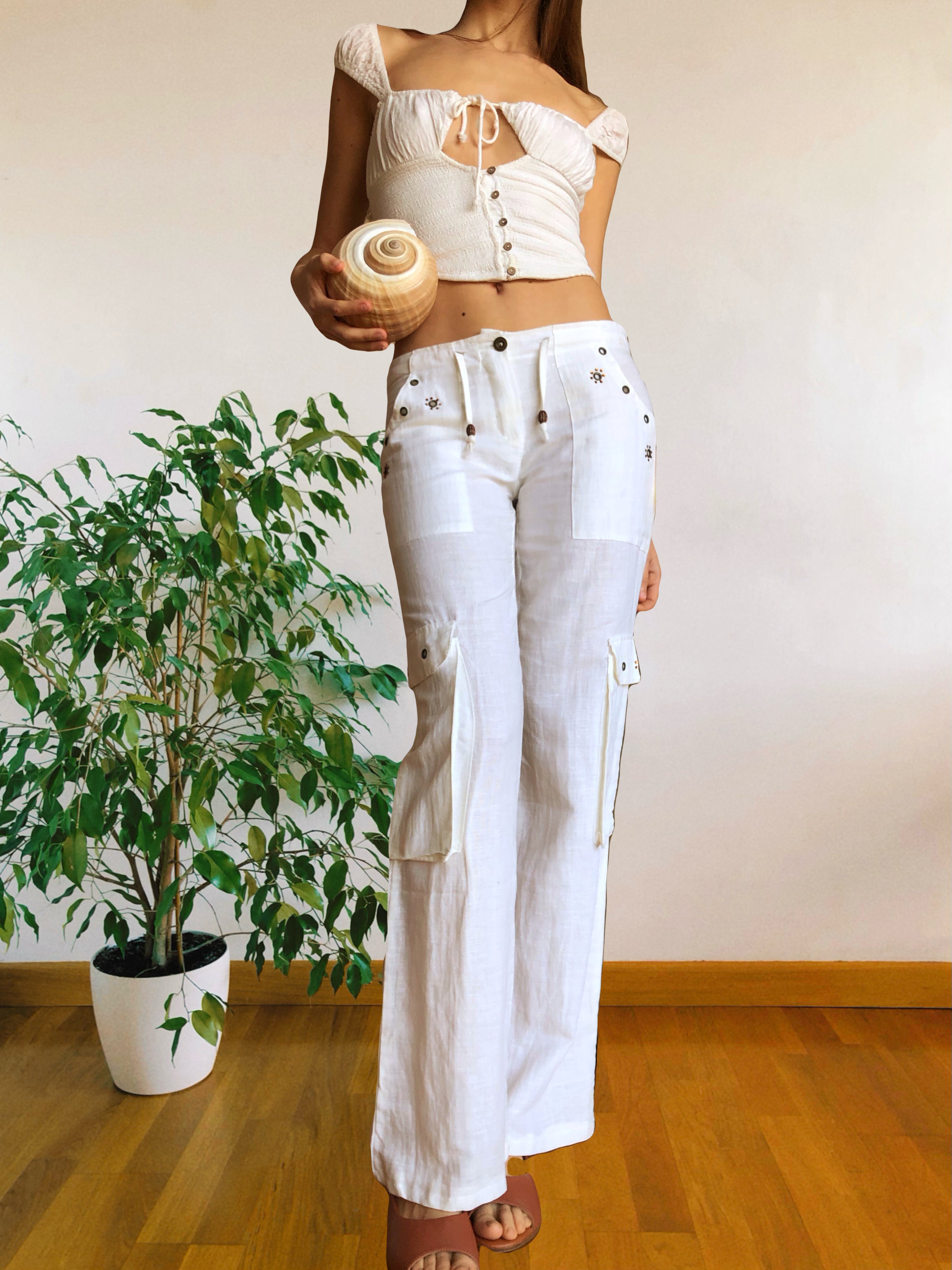Pantaloni Bianchi Vintage anni 2000 in lino. Tasche Cargo e vita bassa con laccio