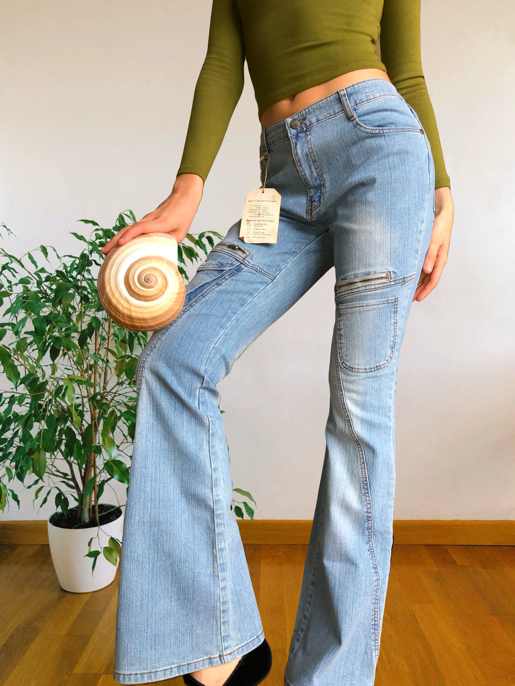 Jean flare clair style années 90 avec poches et zip