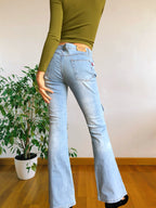 Jean flare clair style années 90 avec poches et zip