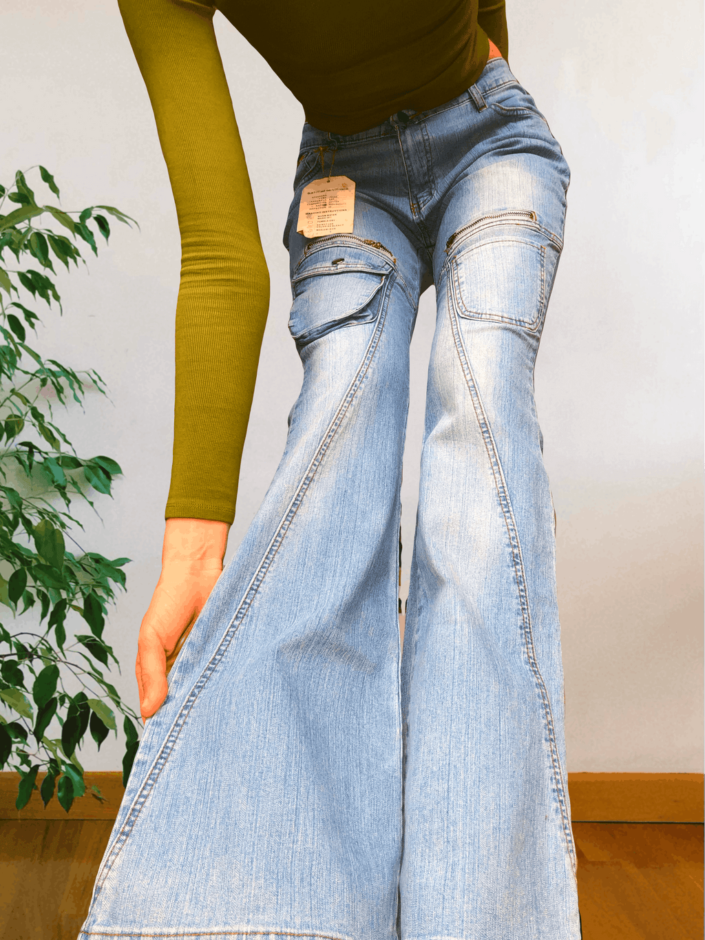 Jean flare clair style années 90 avec poches et zip