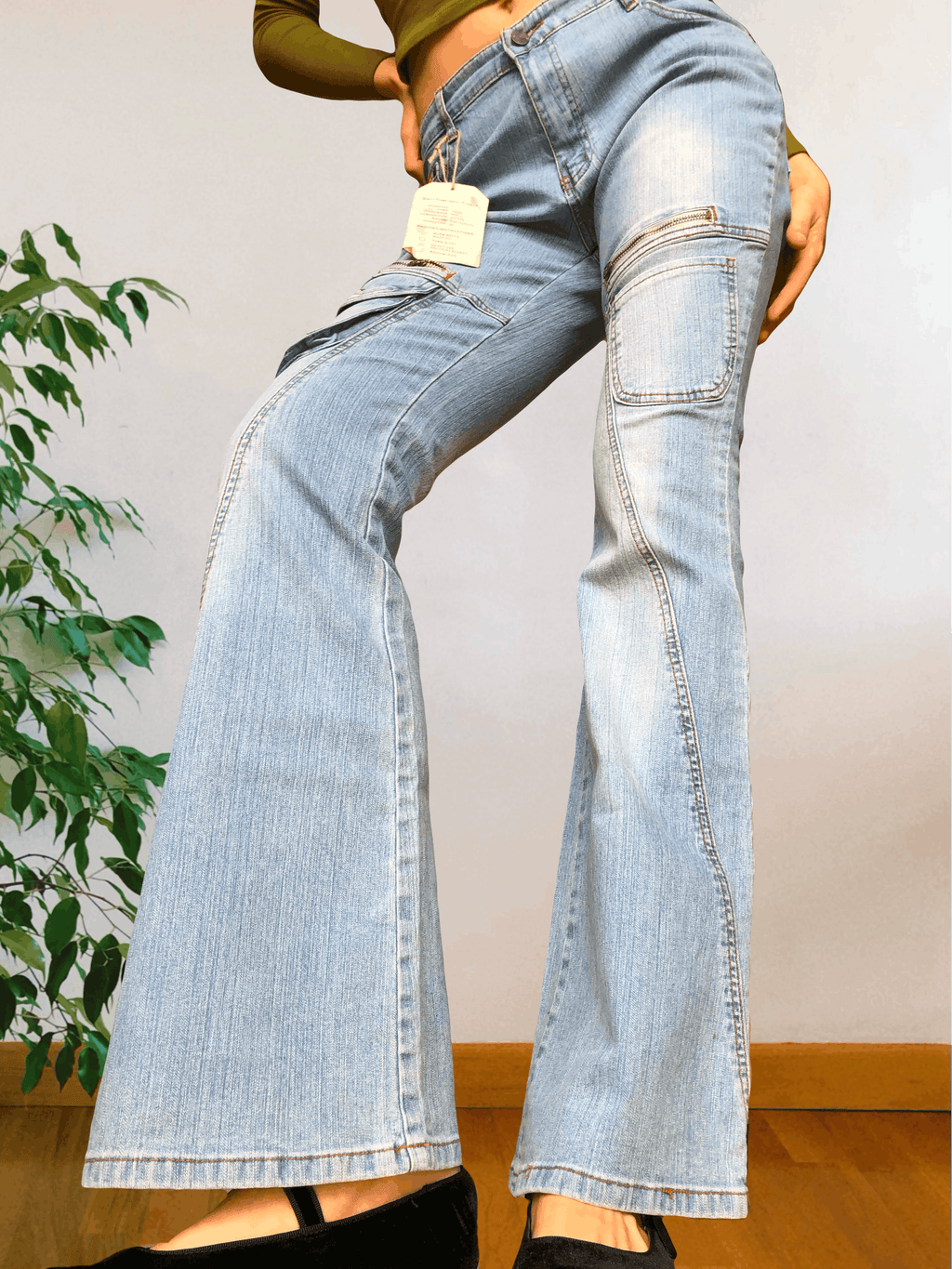 Jean flare clair style années 90 avec poches et zip