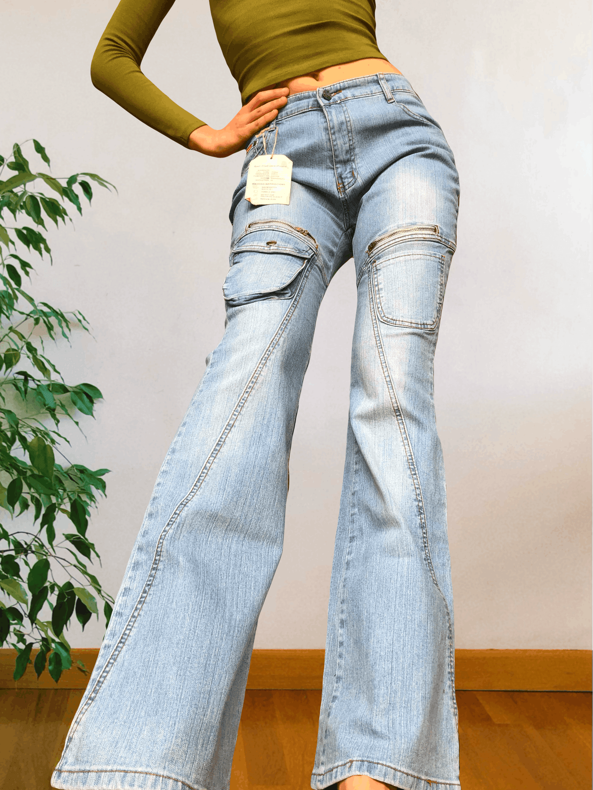 Jean flare clair style années 90 avec poches et zip