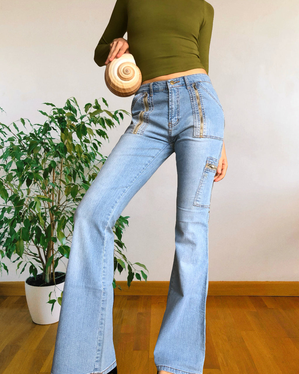 Jeans clairs évasés des années 90 avec fermeture éclair et poches