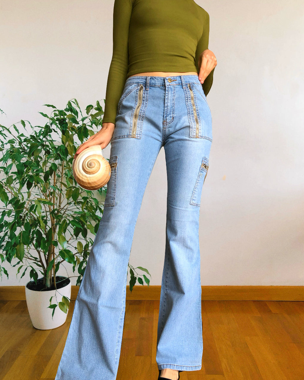 Jeans clairs évasés des années 90 avec fermeture éclair et poches