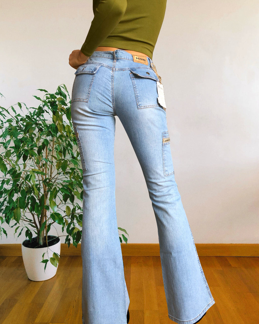 Jeans clairs évasés des années 90 avec fermeture éclair et poches