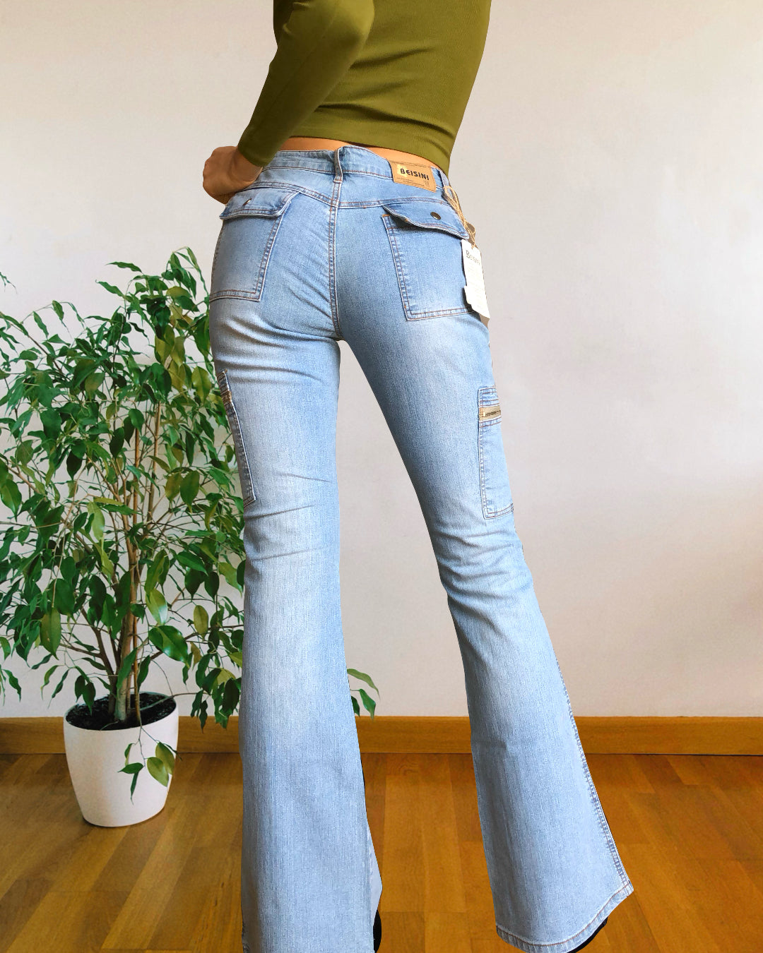 Jeans clairs évasés des années 90 avec fermeture éclair et poches