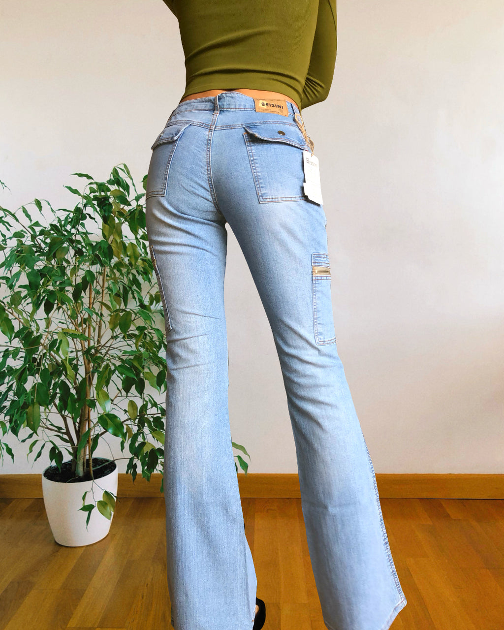 Jeans clairs évasés des années 90 avec fermeture éclair et poches