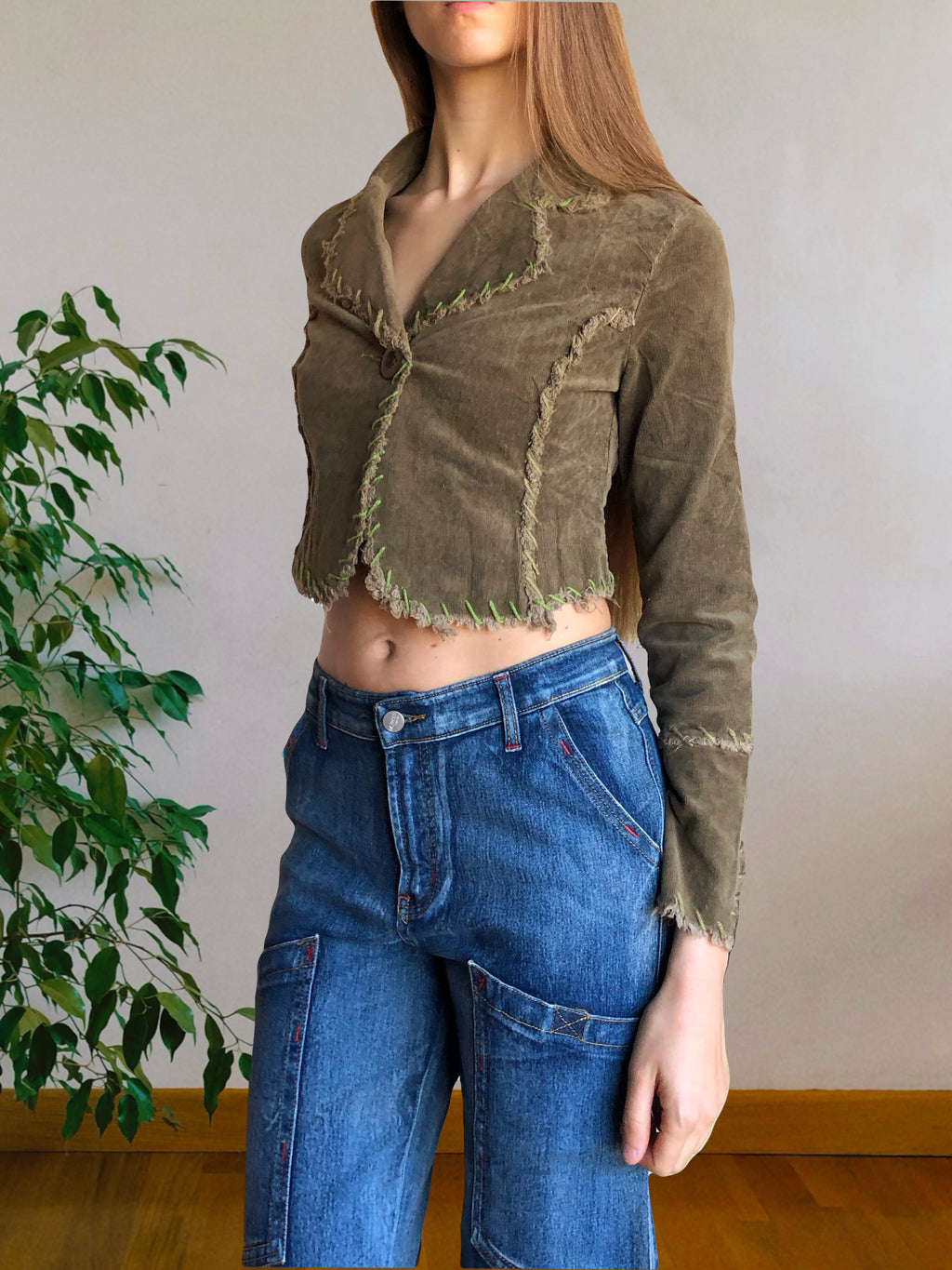 Khaki green cropped blazer with stitching and embroidery