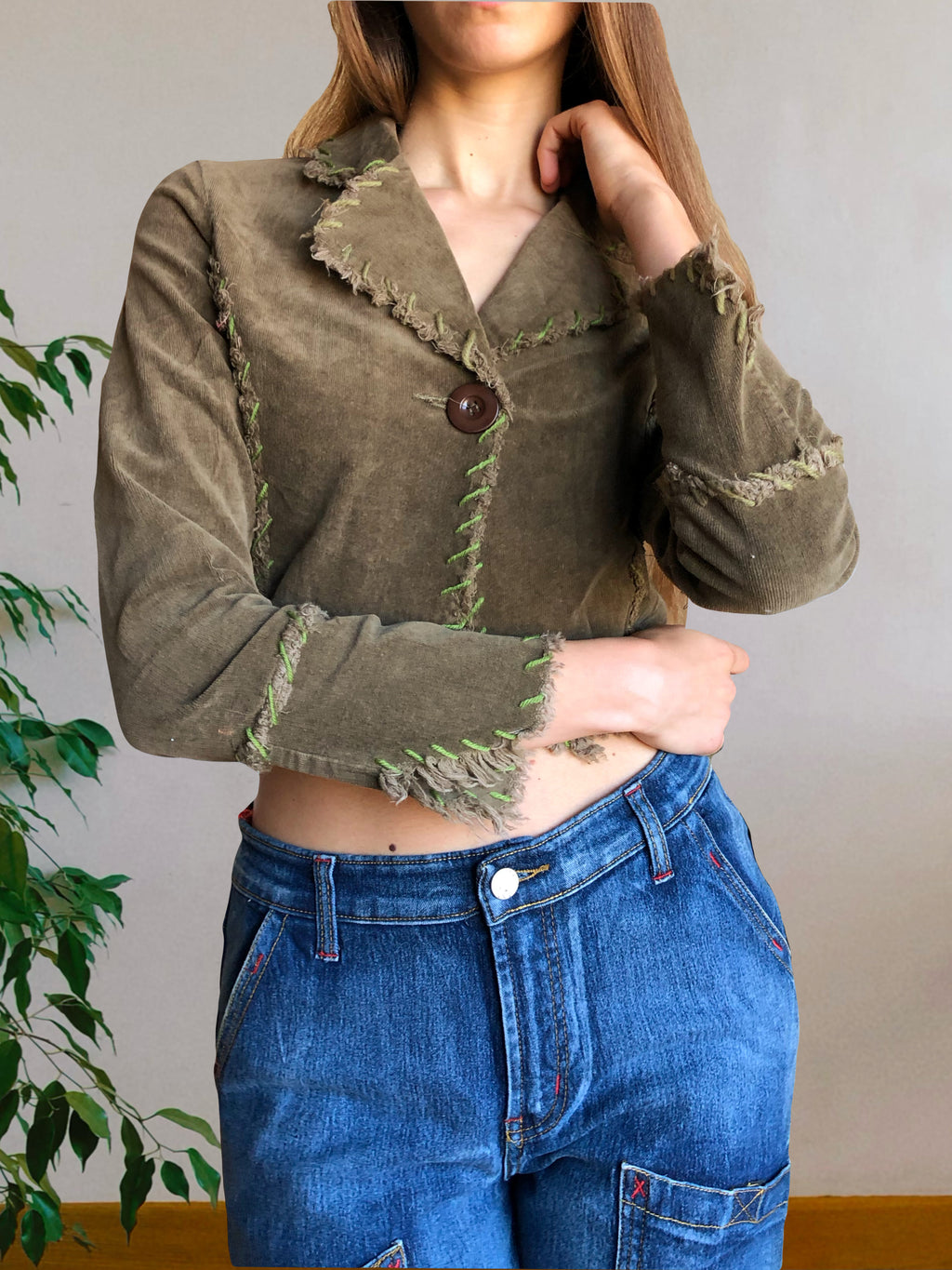 Khaki green cropped blazer with stitching and embroidery