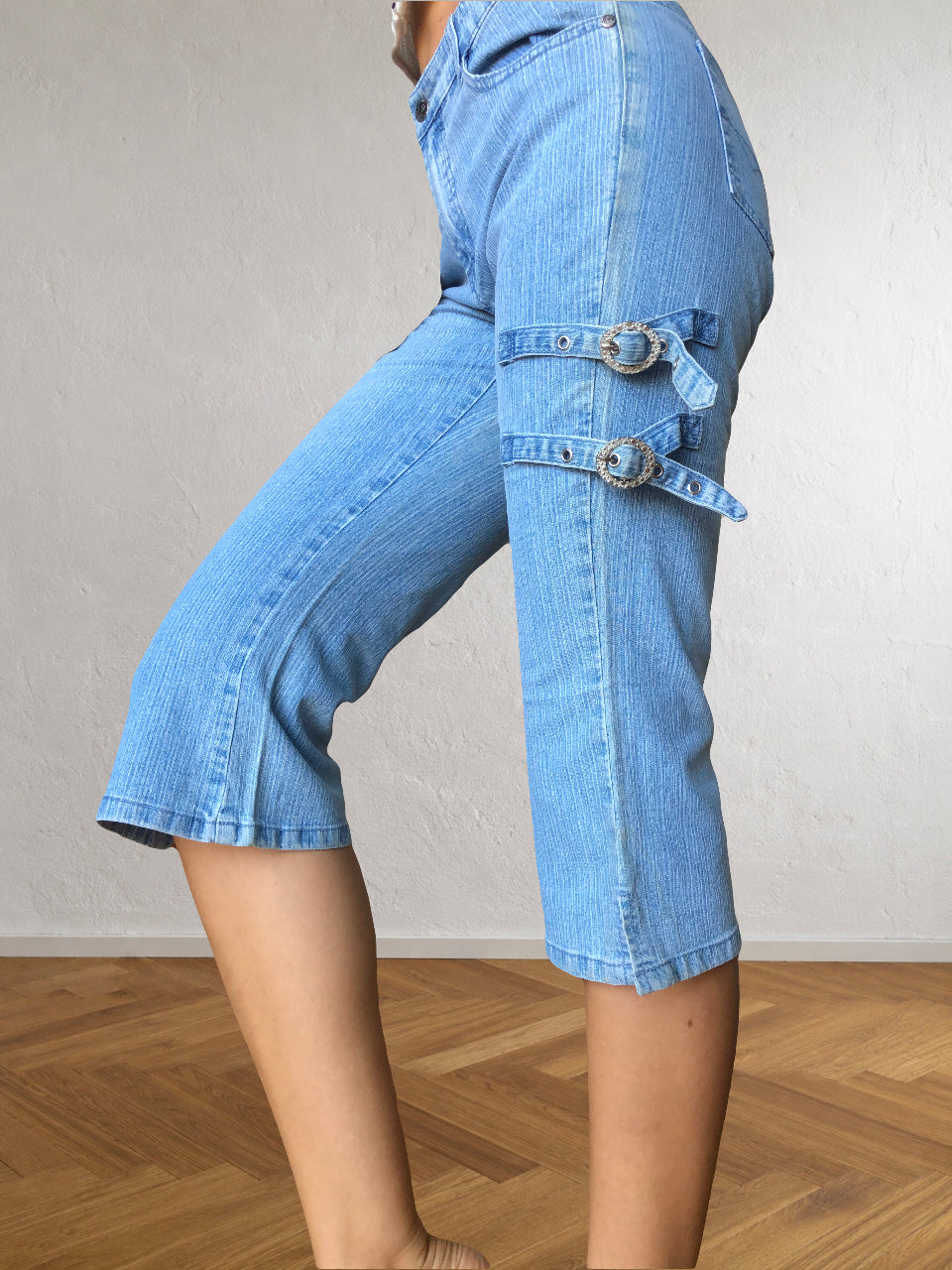 2000s light blue Capri jeans with side buckles