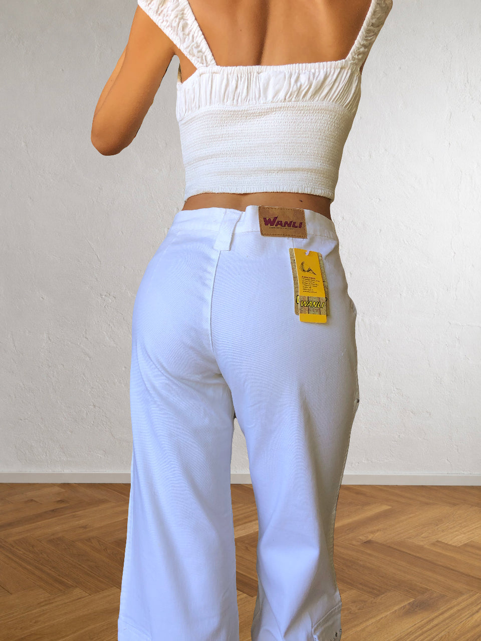 Weiße Cargo-Hose WANLI mit Strass und Nieten im Stil der 2000er
