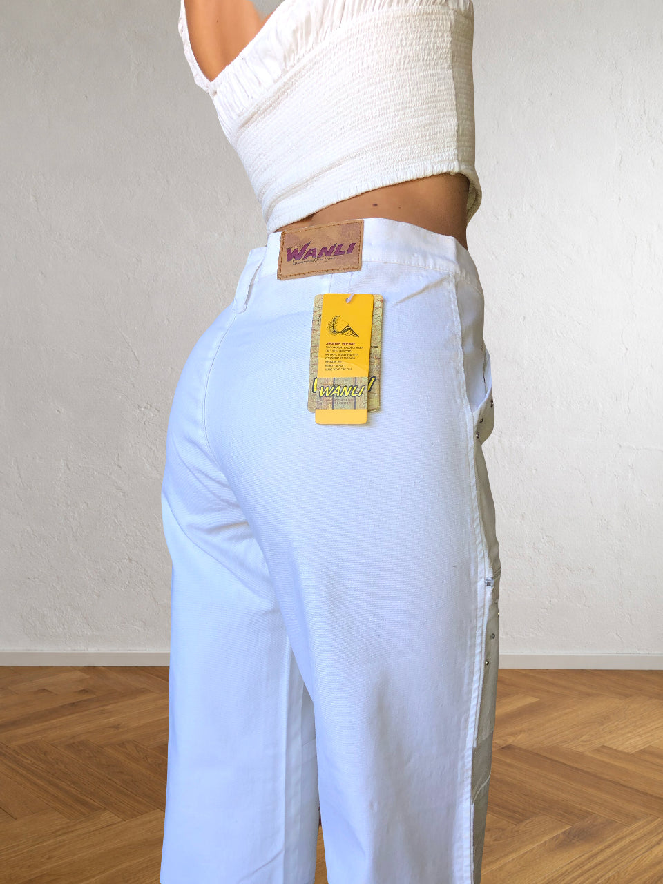 Weiße Cargo-Hose WANLI mit Strass und Nieten im Stil der 2000er