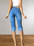 Jeans Capri con strass a forma di Scorpione