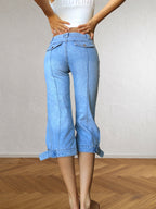 Weite Capri-Jeans mit Schnallen und niedriger Taille im 2000er-Jahre-Stil