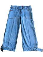 Weite Capri-Jeans mit Schnallen und niedriger Taille im 2000er-Jahre-Stil