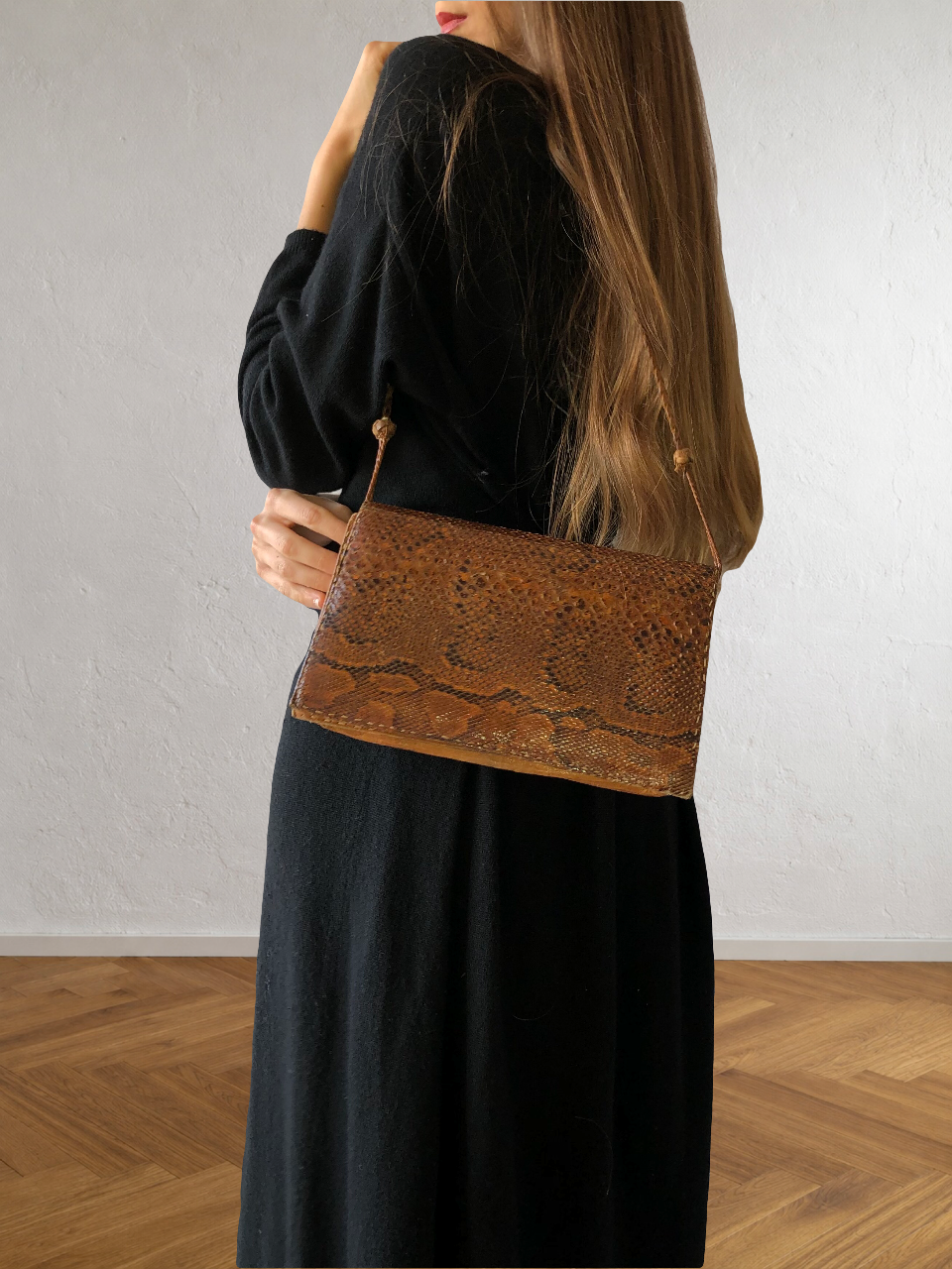 Schultertasche aus Pythonleder und Leder im Stil der 90er