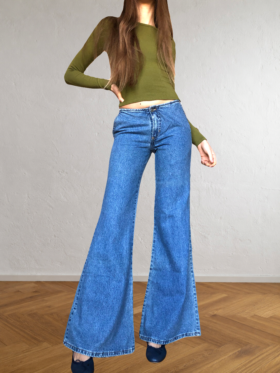 2000s low-rise bell-bottom jeans